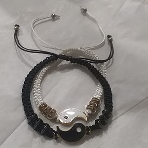 🆕 2 pcs white and black bracelet